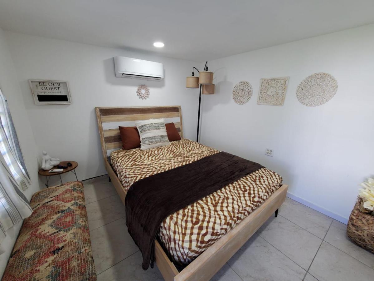 Aguadilla Breeze Apt In Gated Complex 8 Minute Walk To Crashboat Beach Zewnętrze zdjęcie